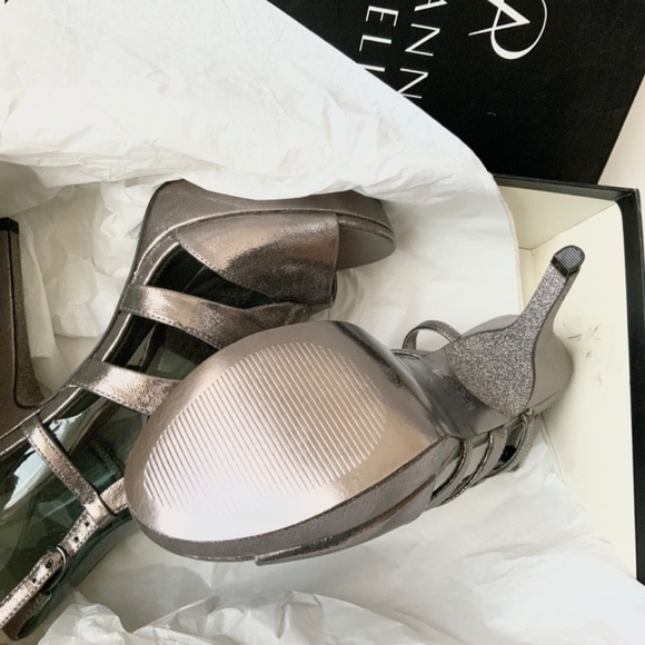 Adrianna Papell Marlene Metallic Silver Platform Sandal Stiletto Heels Pumps 8.5 - Picture 8 of 9